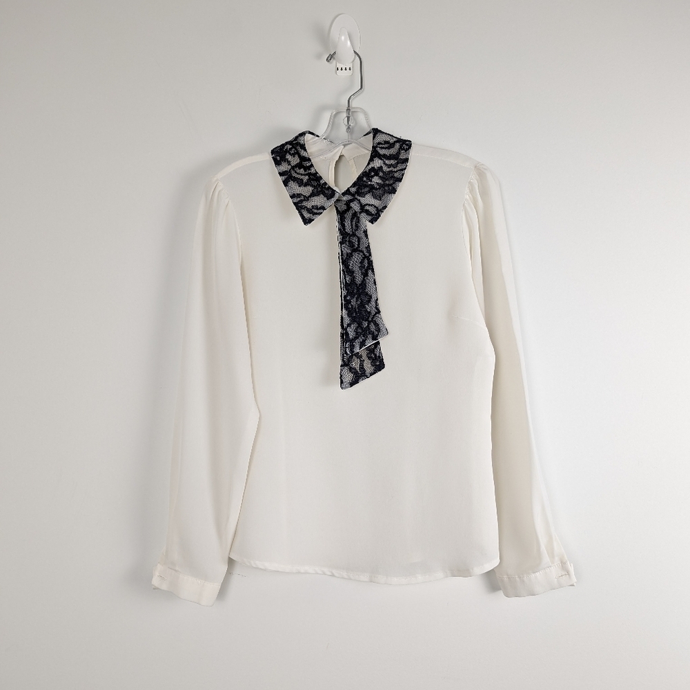 Women's Elegant Blouse with Lace Tie Neck Detail Size Approximately M